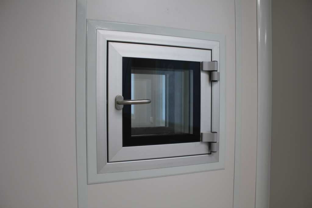 Купить окно клин. Передаточное окно profline 600*600. Передаточное окно MCR SB-01. Передаточный шлюз для чистых помещений. Передаточное окно 300х300.